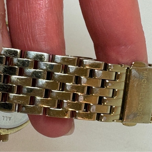 Michael Kors Darci Watch MK-3191 Gold Tone Pave Crystal Needs Battery - Picture 5 of 10